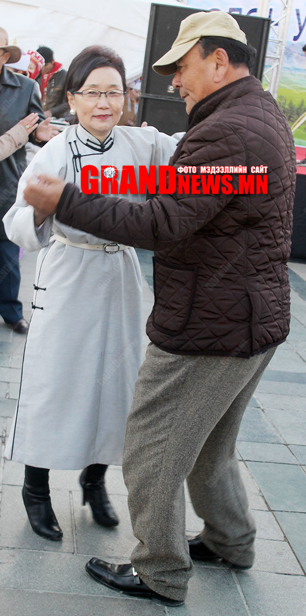 Г.Баасан хэнтэй танз эргэв