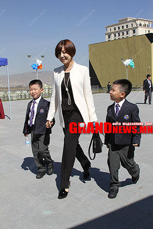 45,000 $-ын өртөгтэй сурагчид