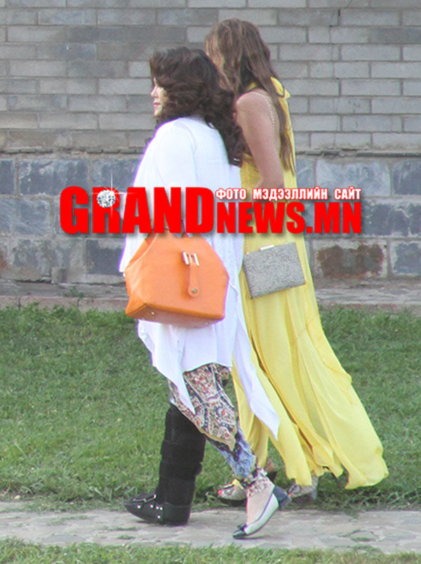 Хөлөө хугалсан ч гандан буурахгүй