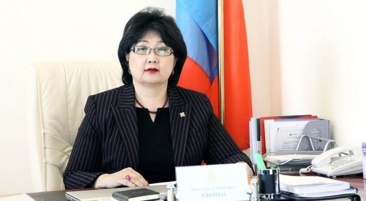 Р.Бурмаа дан дээлтэй байхыг хүслээ