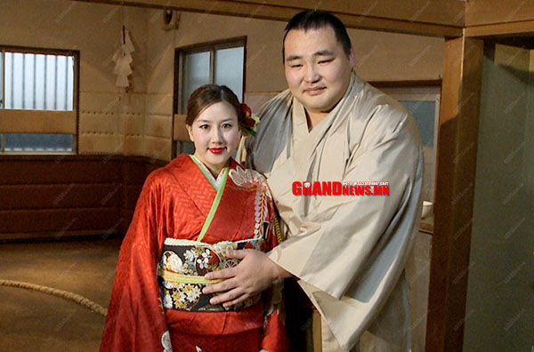 71 дэх их аваргын гэргийтэй танилц!