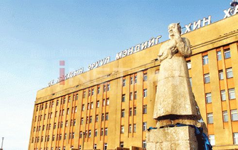 Хүүхдийн эмнэлэгт  эрэгтэй  хүн амиа хорложээ