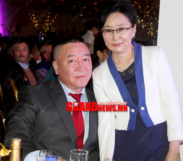 Зүс нийлсэн хосууд