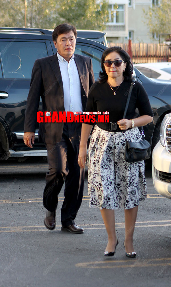 Театраас төрсөн хос