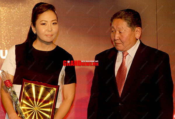 2015 оны шилдэг сэтгүүлээр “Гранд” тодорлоо