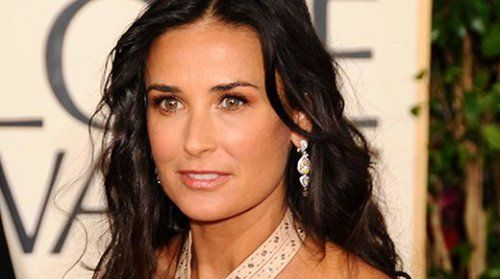 Деми Мур гэрлэхийн тулд залуу амрагаа дарамтлах болжээ