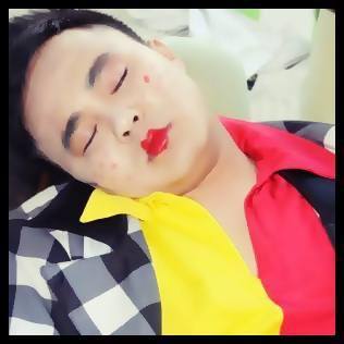 Долоон буудлын догшин Цоомоо энэ мөн үү?