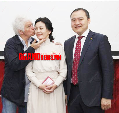 Онцлох контент: Цэцэггүй Р.Анхням, Анног ичээсэн монголчууд