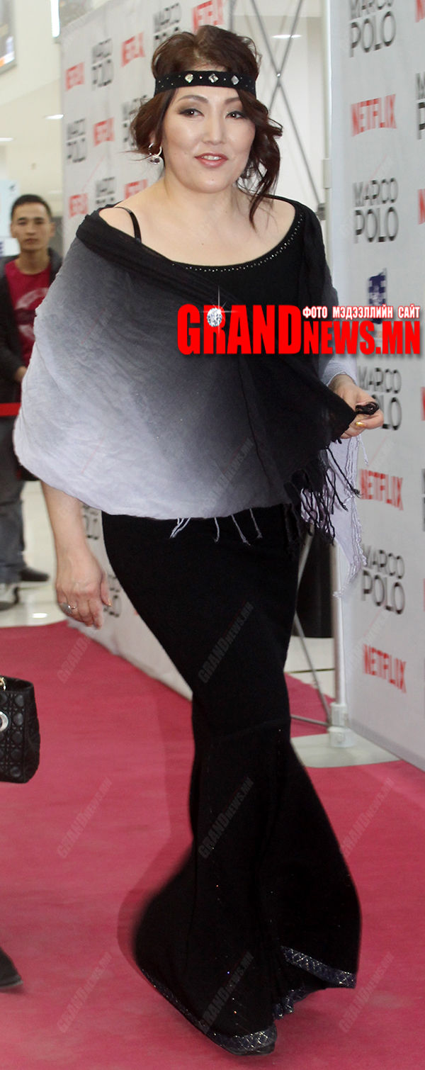 Үзэсгэлэнт, үлгэрийн Саран авхай