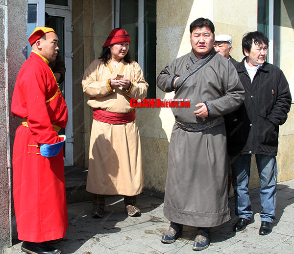 С.Жавхланг төрийн ордонд оруулахгүй байна