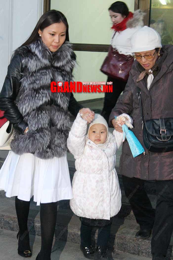 Ц.Авидарь дүүгээ “аргадав”