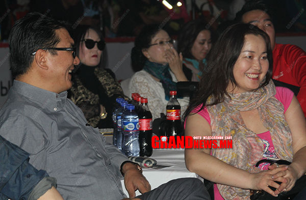 Р.Эмүжин хайраа олсон уу?