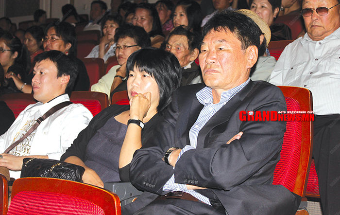 Жа ноёнтон отгон эхнэрээсээ өрх тусгаарласан уу?