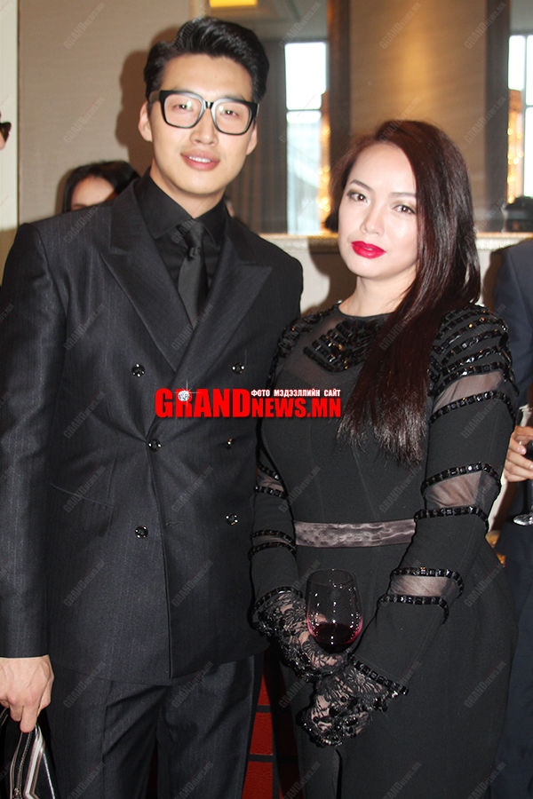 Төгс гэр бүл нэг удаа …