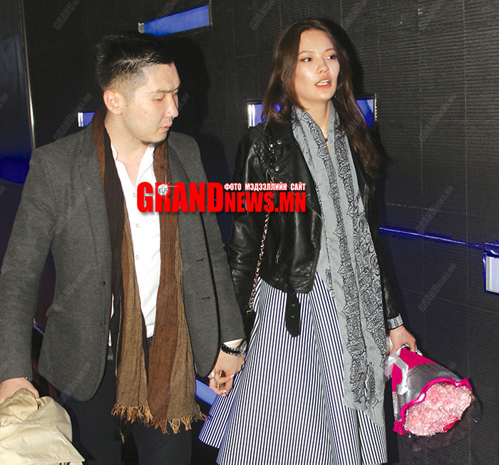 Рекламны “мангас” нууц ноёнтонтой сүй тавьжээ