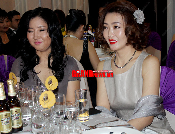 Ё.Нямжавынхаар бриллиант ийм өнгөтэй!