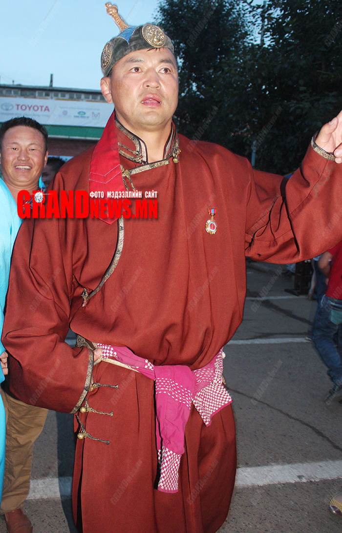 А.Сүхбат ямар ч тохиолдолд зүүний магнайд гарна