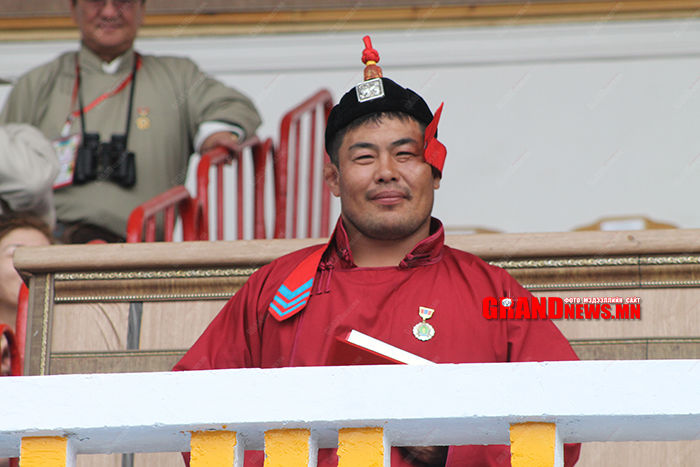 Мөнгөөр аваагүй мөнчгөрөөрөө авсан НАЧИН