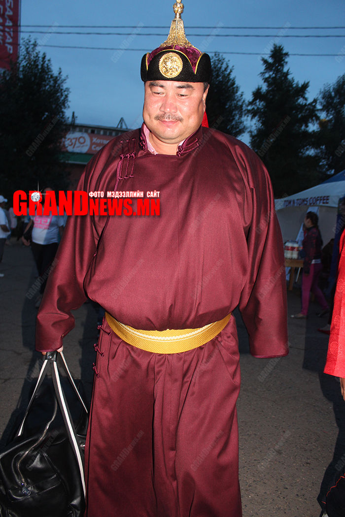 Аварга цол ойрхон арслан