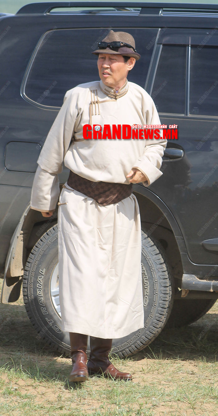 Н.Батцэрэгт л зориулагддаг LV-г харсан уу?