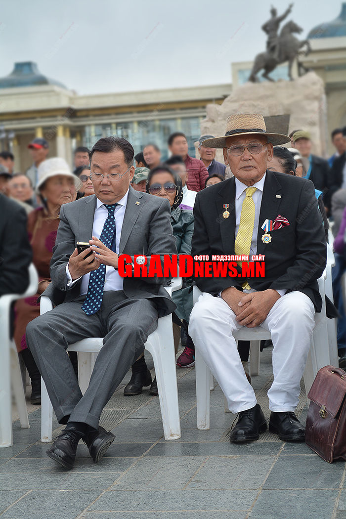 Ааваараа гоёх сайхан