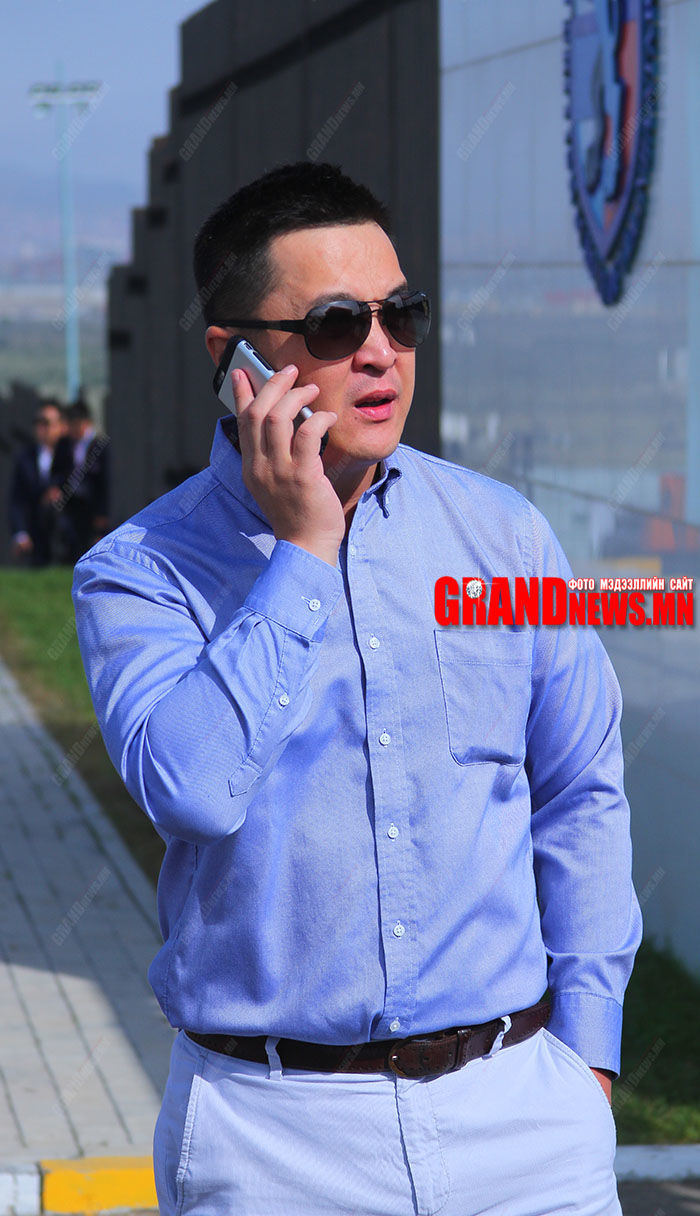 Унтах ч завгүй яваа Эба