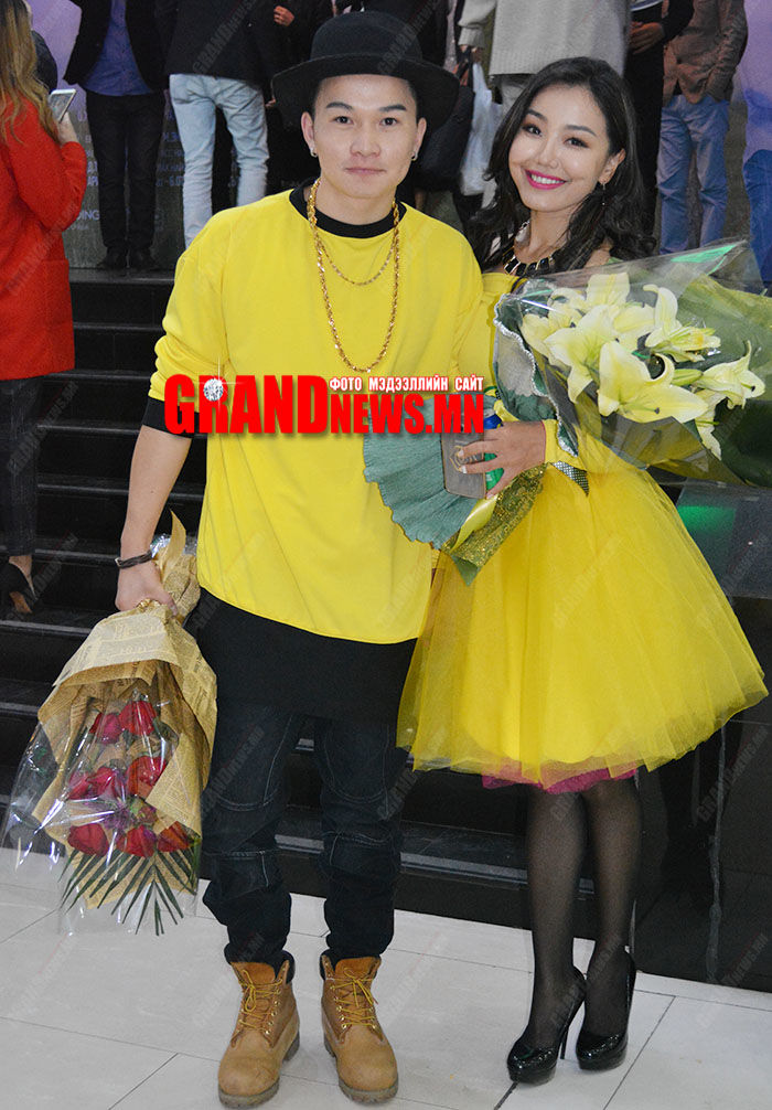 Залуусаа дуучин Темпогоос суралц!