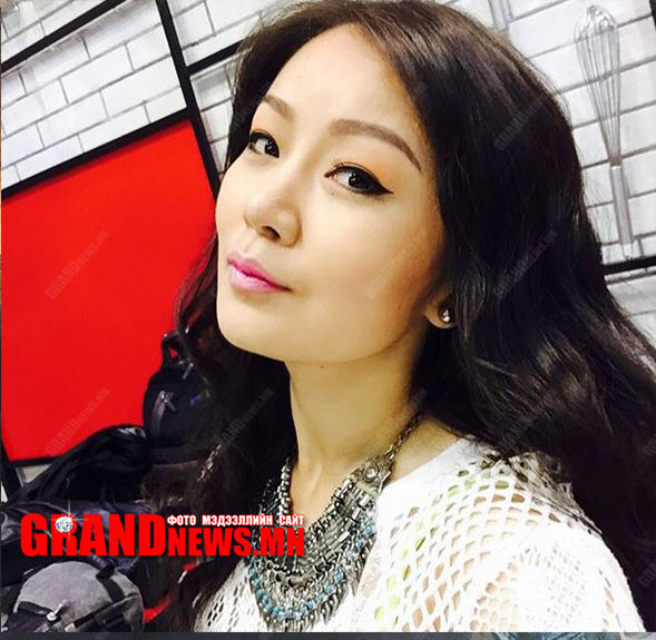  Б.Ариунцэцэг амрагаа сольжээ