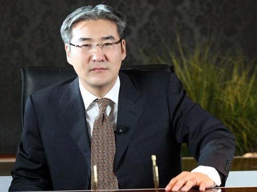  Хэн хэн нэр дэвших вэ?