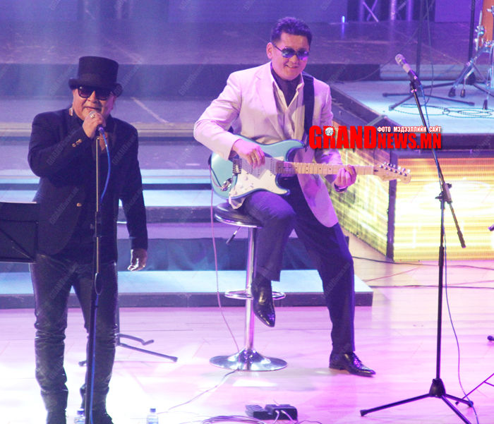 У.Хүрэлсүх зүгээр нүүрээрээ дуулчихна!