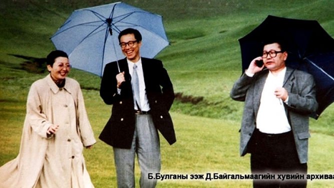  Б.Булганыг баривчилсан нь шоу юу,  эсвэл?