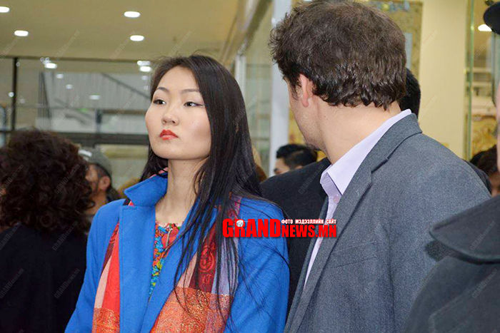 Онигор нүд од болох цагаар  мисс А.Баярцэцэг бааварлана!