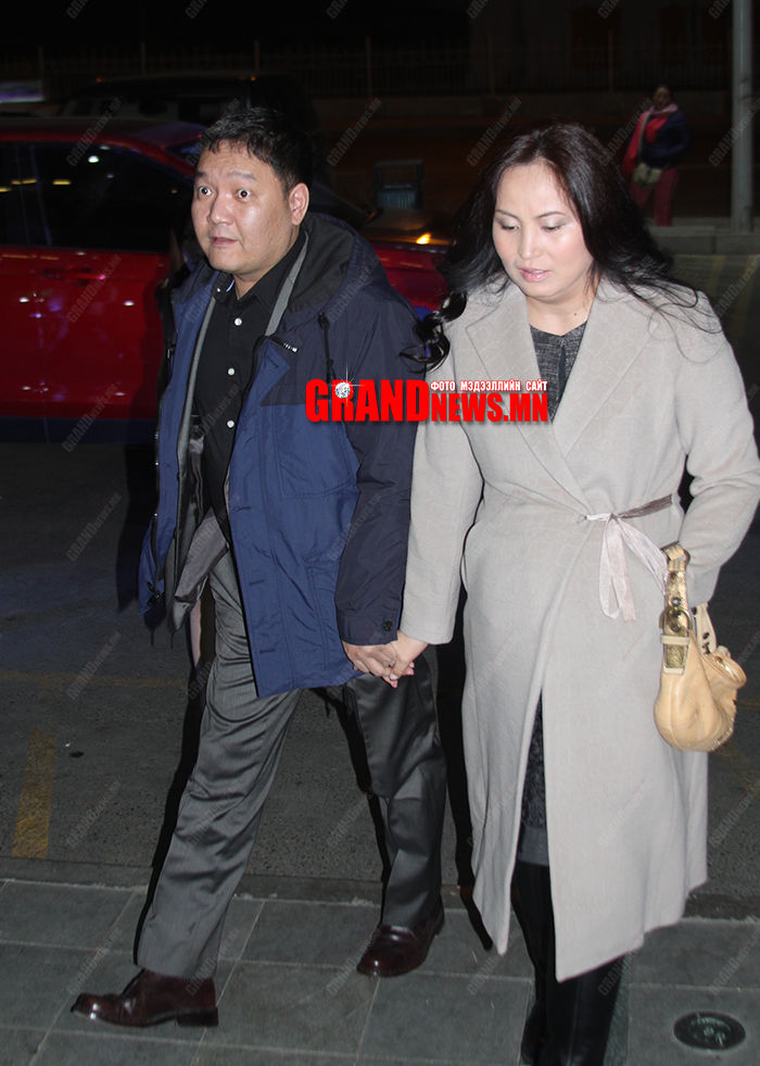 Сангийн сайдын болзоо