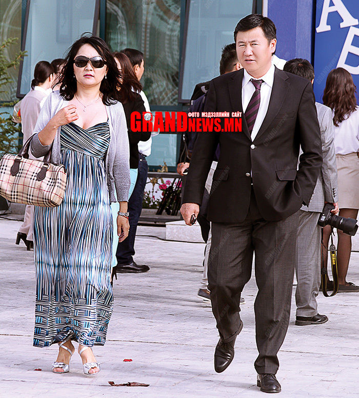 Надаас хөтлөгч Г.Гэрэлийг бүү хай!