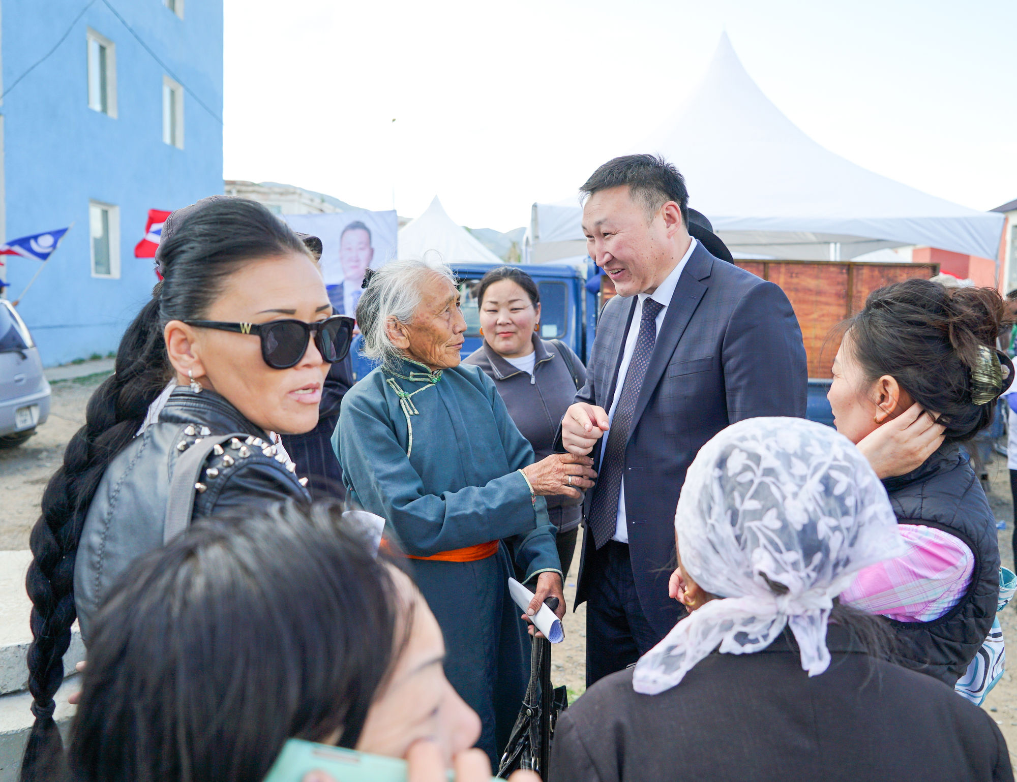 Хан-Уулчууд хөгжил, бүтээн байгуулалтын замаар итгэл төгс алхаж байна