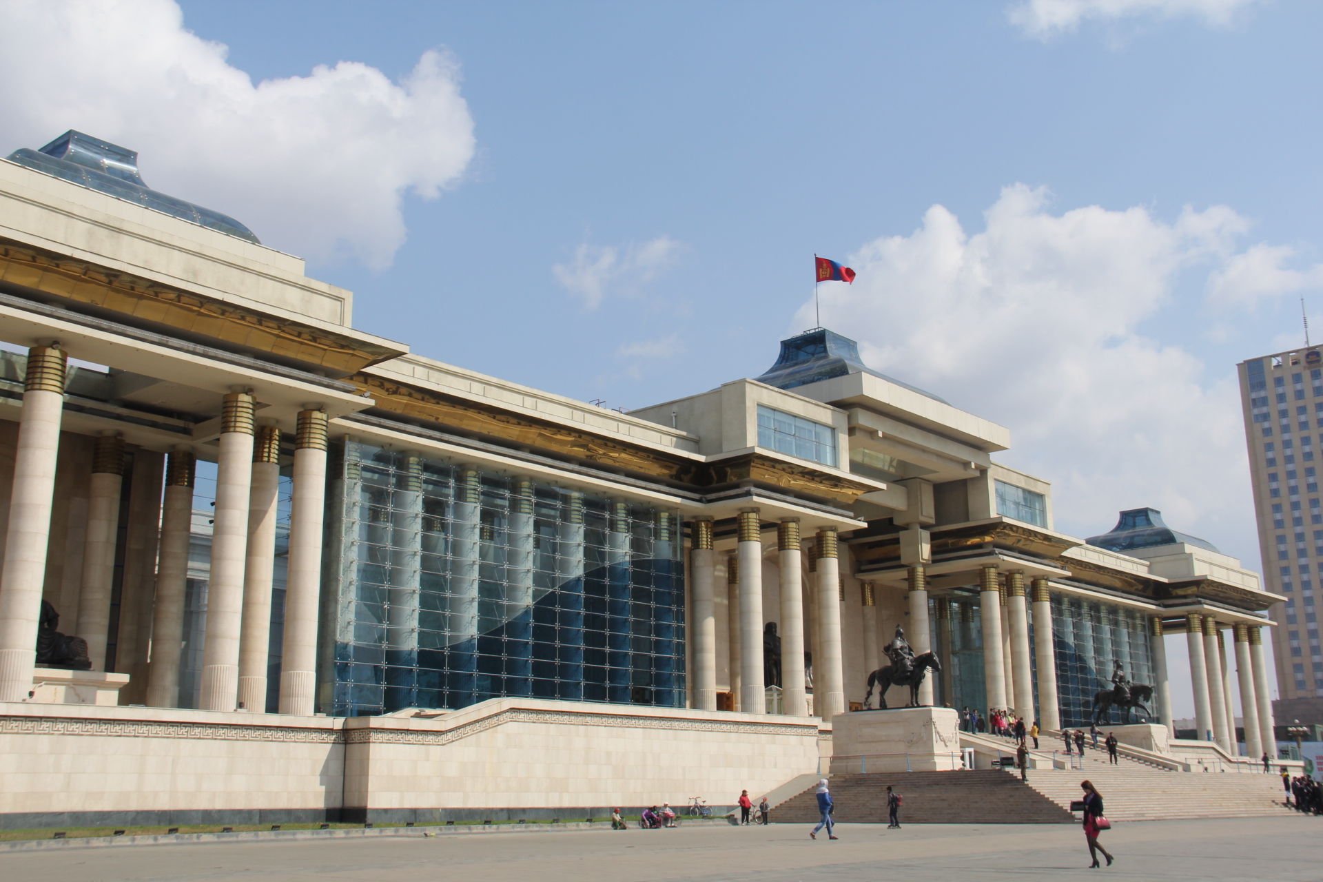 Засгийн газар концессын гэрээнүүдийн эрэлд гарлаа