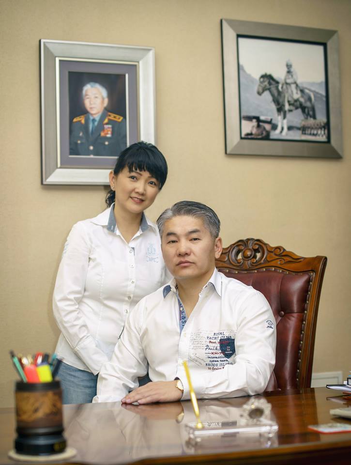 Саарал толгойтын сайхан эхнэр