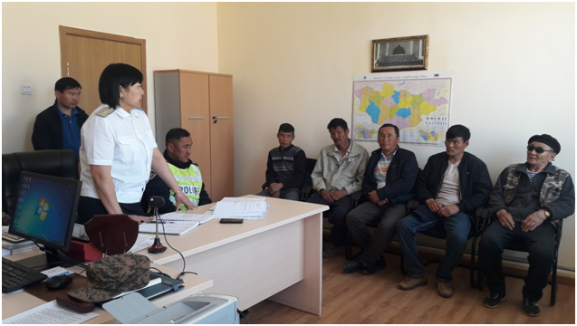 Эрх хасагдсан ялтанд хэрхэн хяналт тавьж байгааг шалгажээ