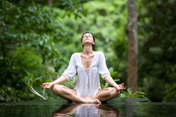 Амралтын өдөр бясалгаад байгаарай