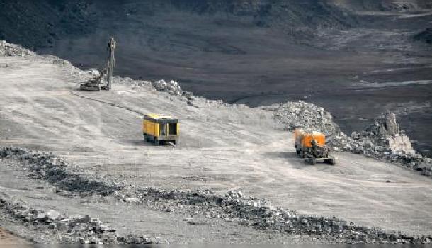 Өмнөговийг цөлмөсөн хятадууд Дундговийг идэхээр ороод иржээ