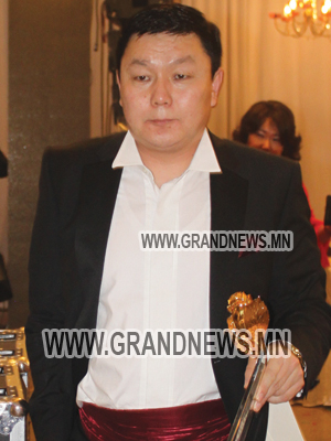 Төрийн ордонг гадна доторгүй бүслүүлсэн Н.Төмөрхүү гэж хэн бэ?