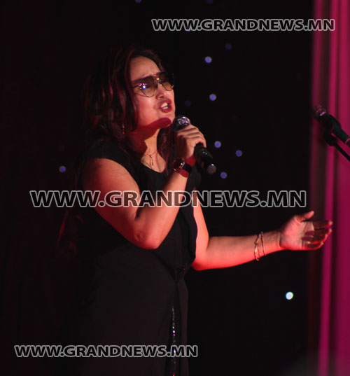 Наран үзэгчдийг мурив 