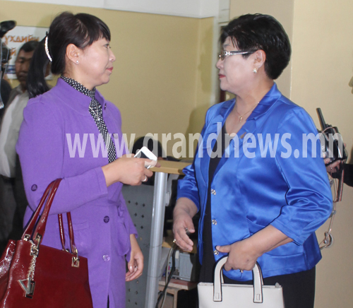 З.Баянсэлэнгэ Индонез Улсын Их хурлын гишүүний амийг аврав