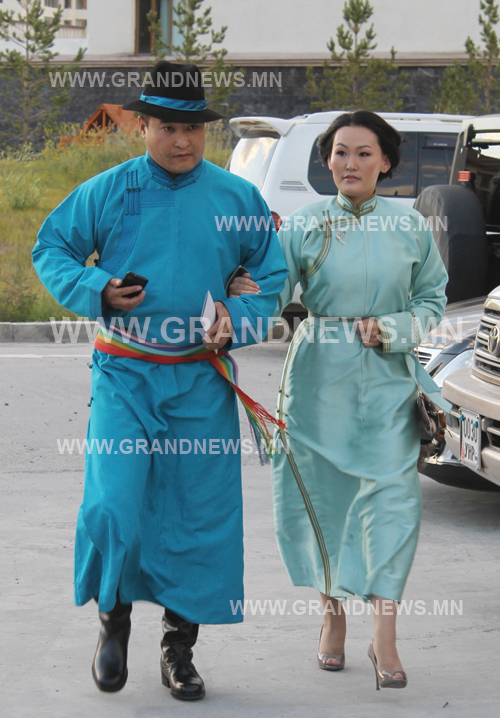 Нутагтаа, дуутайгаа зочилно 