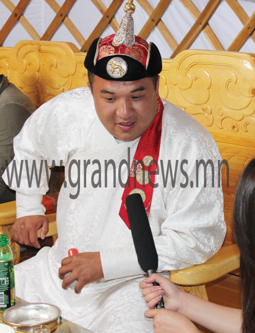 П.Энхмөнхийг хэн сүрдүүлэв 