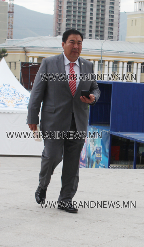 Харь хэлэндээ “хайнга” 