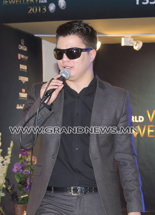 “Universal” залуу