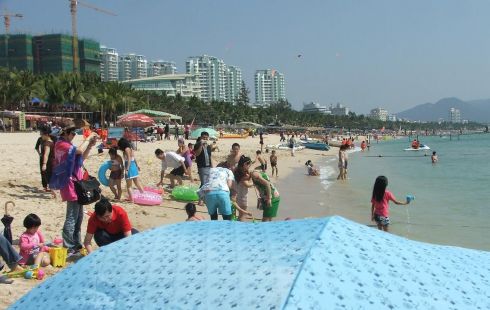 “Дүнжингарав”-тай танилцаж, Хайнаньд амаръя!