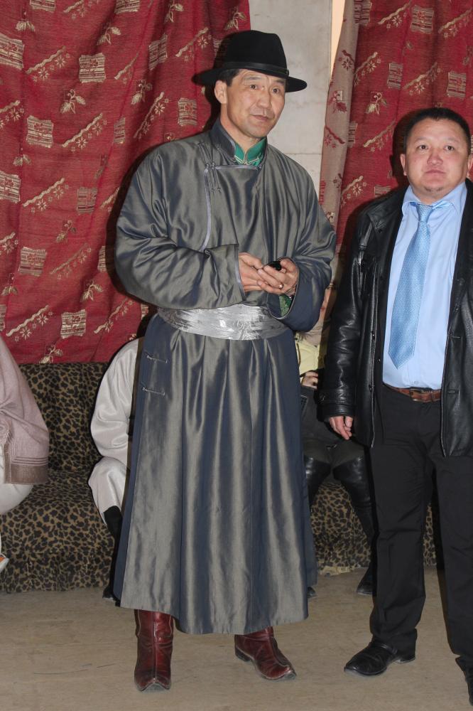 Эхнэрийн тэнгэртэй эр