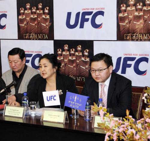 Драмын жүжигчидийн шүүгчид…